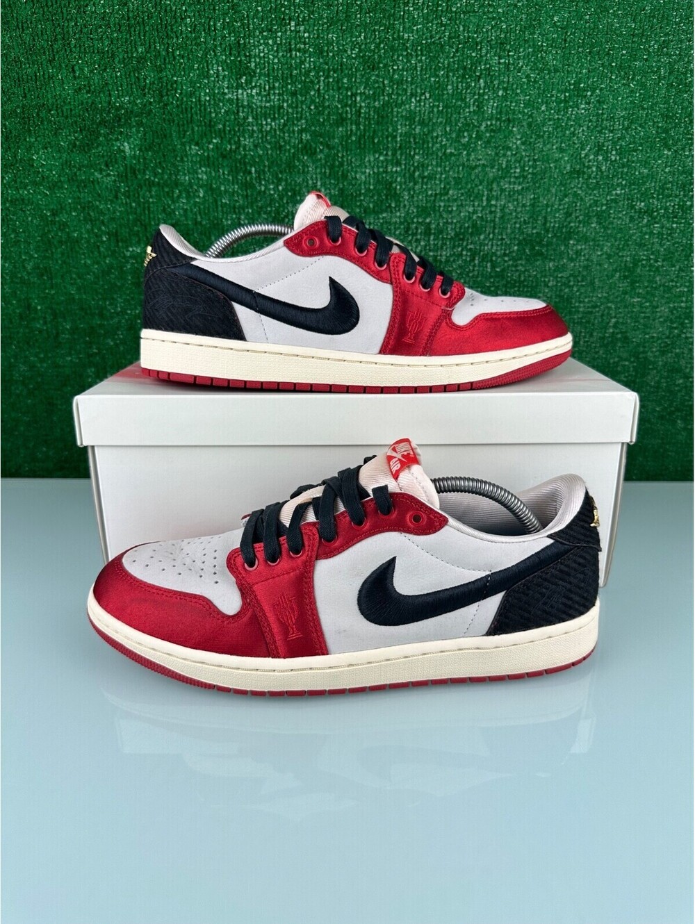 Trophy Room x Air Jordan 1 Retro OG SP Low Rookie Card Away - Picture 2 of 10